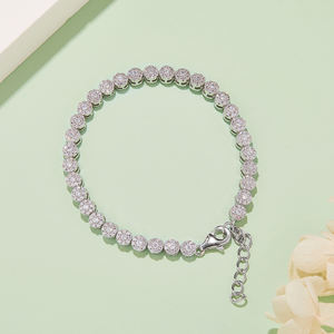 Pulsera de tenis con corte redondo J&C, fabricada en plata S925, engastada a mano con diamantes cultivados en laboratorio - 0.05 ct por piedra, color D, claridad VVS - Product Image 3