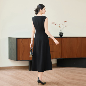 Women's Green Sleeveless Midi Dress Square Neck A-Line Elegant Evening Wear Comfortable Simple Solid Color Design - Product Image 4