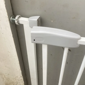 Clôture <span class=keywords><strong>de</strong></span> sécurité réglable pour bébé barrière <span class=keywords><strong>de</strong></span> sécurité pour <span class=keywords><strong>chien</strong></span> garde d'<span class=keywords><strong>escalier</strong></span> <span class=keywords><strong>de</strong></span> sécurité fermeture automatique enfants jouant à la barrière <span class=keywords><strong>de</strong></span> porte - Product Image 5