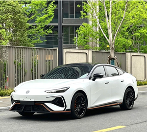 Changan UNI-V 2.0T 8AT Edición Jinqing 2025, Auto Usado, 10000 km, Bajo Kilometraje, Volante a la Izquierda, Sedán Deportivo Fastback, Vehículo de Gasolina para Exportación - Product Image 1