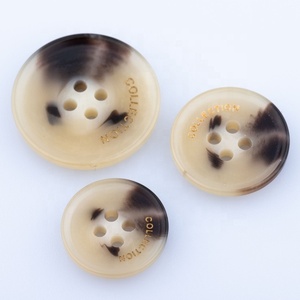 Giá cả tuyệt vời Sanko sinh thái thân thiện lỗ nhựa Nút Logo tùy chỉnh nút sừng tự nhiên nhà máy bán trực tiếp - Product Image 3