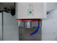 Machine de fraisage CNC verticale à 3 axes VMC1160 à broche unique BT40 pour le traitement de précision des métaux et la fabrication de moules