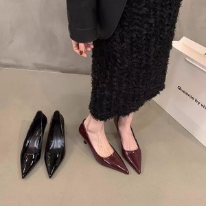 Nuove Scarpe da Donna Primavera 2025 con Tacco Alto Rosso, Punta Affusolata, Stile Francese Elegante, Tacco Sottile Nero, Scarpe Open-Toe - Product Image 1