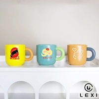 Mug en céramique imprimé avec des animaux de dessin animé mignons, avec une poignée colorée, idéal pour les enfants ou pour le bureau, cadeau parfait, présentation personnalisée, logo personnalisé