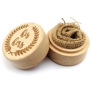 Caja de Anillos de Madera Personalizada de Fábrica, Caja de Anillos de Boda y Compromiso con Diseño Tallado Antiguo, Regalo Único para el Sr. y la Sra. - Product Image 3