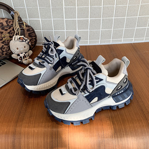 รองเท้าผ้าใบสีสันตัดกันสไตล์ Dad Sneakers สำหรับผู้หญิง รุ่นขายดี สไตล์ลำลองแบบ Forrest Gump - Product Image 3