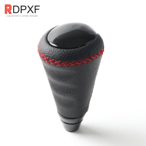 Convient pour Lexus IS250 IS350, remplacement du <span class=keywords><strong>pommeau</strong></span> <span class=keywords><strong>de</strong></span> levier <span class=keywords><strong>de</strong></span> <span class=keywords><strong>vitesse</strong></span>, poignée <span class=keywords><strong>de</strong></span> changement <span class=keywords><strong>de</strong></span> <span class=keywords><strong>vitesse</strong></span>, <span class=keywords><strong>pommeau</strong></span> <span class=keywords><strong>de</strong></span> levier <span class=keywords><strong>de</strong></span> <span class=keywords><strong>vitesse</strong></span> en fibre <span class=keywords><strong>de</strong></span> carbone pour transmission <span class=keywords><strong>automatique</strong></span> - Product Image 4