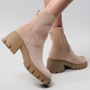 Botines de seguridad de moda occidental superior <span class=keywords><strong>Taco</strong></span> Alto de gran tamaño 35-46 tacón grueso Sepatu Wanita moda Tan <span class=keywords><strong>botas</strong></span> de mujer - Product Image 2