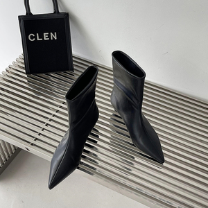 Nouveaux produits automne-hiver : Bottines à talon bas style simple, à bout pointu, couleur unie, modèle court 2024 - Product Image 4