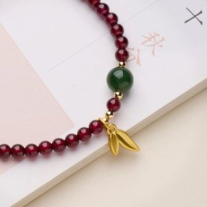 สร้อยข้อมือหินโกเมนธรรมชาติ สร้อยข้อมือคริสตัลโกเมน ดีไซน์เรียบง่ายแบบจีน สร้อยข้อมือทำมือสำหรับผู้หญิ<span class=keywords><strong>ง</strong></span> เครื่อ<span class=keywords><strong>ง</strong></span>ประดับ - Product Image 2