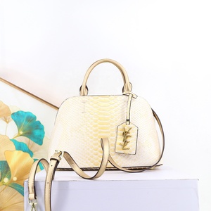Producto superior Bolso de <span class=keywords><strong>mujer</strong></span> Calidad Snack Material Bolso Señoras Nuevo Diseñador de moda Bolso femenino Calidad Factory <span class=keywords><strong>Outlet</strong></span> 32 cm - Product Image 4