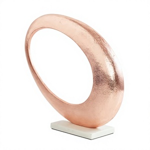 Statue artisanale moderne en métal, figurine en fer de haute qualité, sculpture en or rose, écologique, faite à la main, pour table de salon - Product Image 1