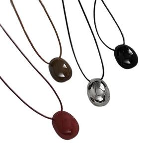 Collares con colgante de moda, cadena larga con cuentas ovaladas de resina, joyería para mujer, pieza elegante para uso informal - Product Image 3