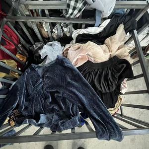 Vêtements en <span class=keywords><strong>velours</strong></span> d'occasion, vêtements de seconde main, vêtements en <span class=keywords><strong>velours</strong></span> mixtes en vrac, hauts, pantalons, robes, vêtements - Product Image 3