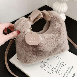 Nouveau sac à main en peluche d'hiver avec une jolie poignée en cuir PU, sac bandoulière à épaule unique - Product Image 3