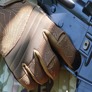 Guantes mecánicos sin dedos tácticos negros duraderos nudillo duro en Pakistán - Product Image 3