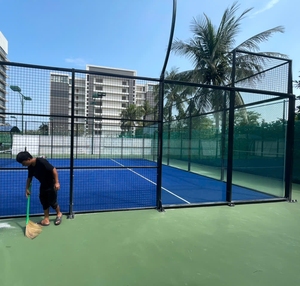 Pista de Pádel de Acero Conforme a Eurocódigos, Alta Integridad Estructural, Instalación Deportiva, Distribución Global B2B - Product Image 1