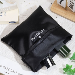 定制标志印花黑色缎面抽绳袋包装帽子奢华发胶内衣假发鞋包储物防尘丝袋 - Product Image 4