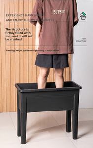 P80 Boîte à fleurs surélevée en plastique à arrosage automatique moderne Balcon extérieur Légumes Jardin Lit Jambes Conception Maison Pépinière Utilisation au sol - Product Image 4