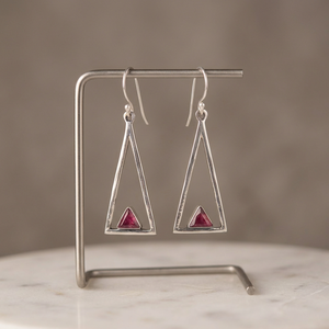 Boucles d'oreilles pendantes en argent sterling 925 faites à la main avec pierres de rubis teintées, style bohème, pour femme, cadeau idéal pour mariage et soirée - Product Image 3