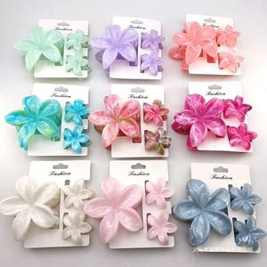 Venta al por Mayor Lote de 3 Pinzas para <span class=keywords><strong>el</strong></span> Pelo con Flores de Plumeria y Bauhinia Hawaiana en Colores Degradados Dulces de Verano para Niñas y Mujeres - Product Image 2
