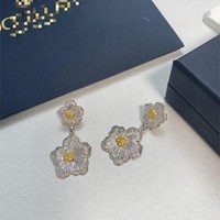 S925 Silber Damen Trendige Asymmetrische Blumen-Ohrstecker Gold Silber Zweifarbig 3D Geprägt Vintage Exquisit für Hochzeit & Party