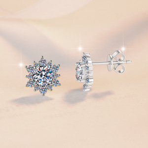 <span class=keywords><strong>Orecchini</strong></span> a lobo con diamante Moissanite VVs1 da 1 carato*2 in argento 925 con cristalli, a forma di girasole, per feste e matrimoni, gioielli alla moda - Product Image 3