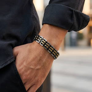 สร้อยข้อมือผู้ชายแบบ Cuban Link ดีไซน์หรูหราสั่งทำพิเศษ  วัสดุสแตนเลสชุบเงิน สไตล์คลาสสิก - Product Image 2
