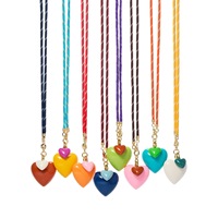 Colliers en cuivre avec pendentif cœur empilé en cordon coloré au design jeune pour les sorties décontractées, les clubs et les cérémonies