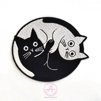 Écusson de broderie pour vêtements Écusson de broderie personnalisé au design personnalisé Accessoire pour chapeau Merrow Bordure découpée au laser Fer à repasser