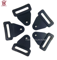 Boucle de ceinture à double barre noire Triangle POM en plastique pour sac à main Sangles de sangle de sac à dos Fixation facile à mettre et à enlever