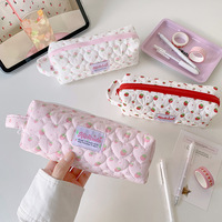 Trousse à crayons matelassée fraîche style dessin animé fraise, multi-compartiments pour l'école