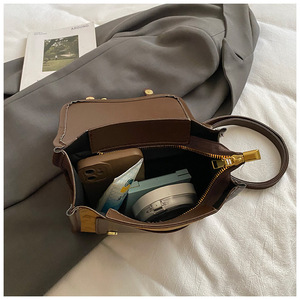 Bolso Cuadrado Pequeño de Moda, Versátil y Moderno, Estilo Universitario Vintage, Mochila de PU para Mujeres y Niñas - Product Image 6