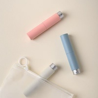Atomiseur de parfum en verre rechargeable à mécanisme rotatif, avec pulvérisateur à pompe, sérigraphie et estampage doré, capacité personnalisable 10 ml, avec bâtonnets