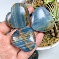 Vente en gros de sculptures décoratives uniques en pierre de cristal d'agate bleue naturelle en forme de cœur