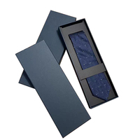 Boîte cadeau rigide personnalisable avec couvercle et base pour l'emballage de vêtements, cravates et chaussettes, avec finition mate en papier laminé