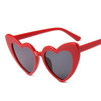 Lunettes de soleil tendance en forme de cœur pour femme, personnalisables avec logo, collection 2026