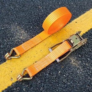 Sangle de fixation en polyester haute résistance avec tendeur métallique, conçue pour une fixation rapide et sûre des marchandises dans les camions et les conteneurs. - Product Image 1
