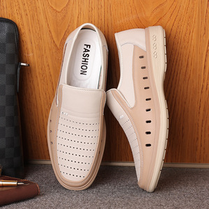 Mocasines de cuero sin cordones para hombre, transpirables, perforados, con suela de goma de tacón bajo, zapatos de ocio, color beige y blanco - Product Image 3