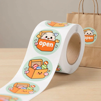 Autocollants en papier synthétique imperméables et résistants à l'huile, à rouleau, autocollants, pour boîtes de bonbons à motifs de dessins animés mignons, étiquettes de scellage pour cadeaux