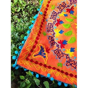 Cojín de Algodón Hecho a Mano con Patrón Naranja, Cojín de Algodón con Parches Hecho a Mano en India con Borlas - Product Image 3