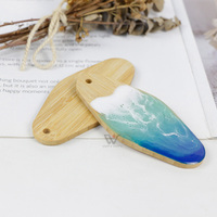 Porte-clés en bois en forme de planche de surf, avec motif vague océanique en résine, pour cadeaux de fête estivale sur la plage, souvenirs Luau Hawaï, vente en gros
