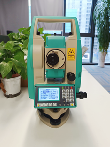 Estación Total Rudie RTS-822R10 / RQS con Precisión de 2'' y Sin Prisma 1000m para Topografía - Product Image 2