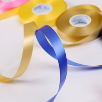Ruban en plastique PP en gros pour la décoration de mariage, de salle de réception, de fête d'anniversaire et les attaches de ballons