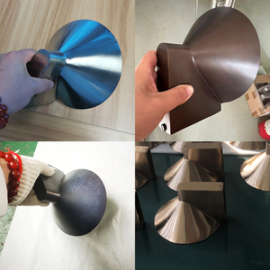 Moderna lampada da parete per esterni con paralume in metallo nero e sorgente luminosa a LED in ottone per la decorazione di Hotel e giardini - Product Image 4