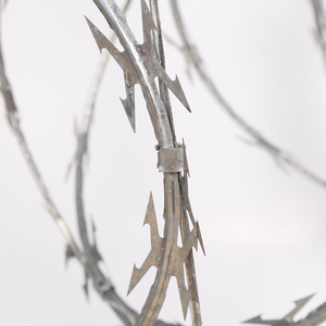 Hot Dipped Galvanized Concertina Navalha Arame farpado Economicamente Preço Feito de Aço e Fio De Aço Inoxidável - Product Image 4