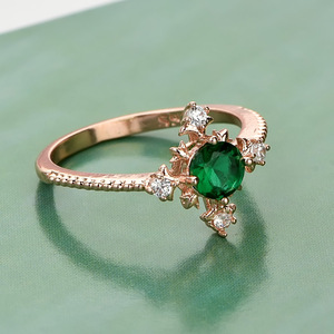 Anello Scintillante Verde per Donne, Gioielli Eleganti alla Moda, Vendita all'Ingrosso - Product Image 4