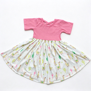 Vestido de Fiesta para Niñas con Estampado de Leche y Seda, Diseño de Calavera, Llama, Cactus, Rosa y Unicornio para Halloween, con Capucha y Mangas con Volantes - Product Image 3