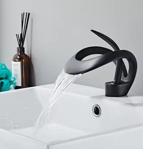 Grifo Monomando Moderno Negro Mate de <span class=keywords><strong>Latón</strong></span> con Certificación CE para Lavabo de Baño, Mezclador de Agua Frí<span class=keywords><strong>a</strong></span> y Caliente, de Un Solo Orificio, Montado en Encimera, Venta al por Mayor - Product Image 3