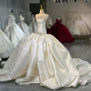 Robe de mariée élégante Xs254 avec corsage perlé et jupe de bal en satin Jancember - Product Image 4